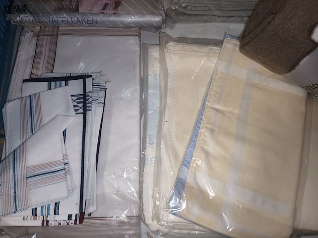 Lot 70 - divers textiel. 15 stuks - afbeelding 5 van  7