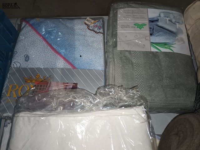 Lot 70 - divers textiel. 15 stuks - afbeelding 6 van  7