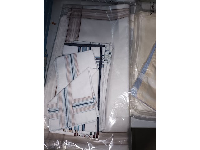 Lot 70 - divers textiel. 15 stuks - afbeelding 7 van  7