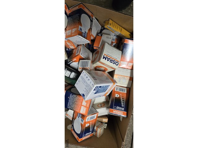 Lot 70 - doos diverse lampen - afbeelding 2 van  3