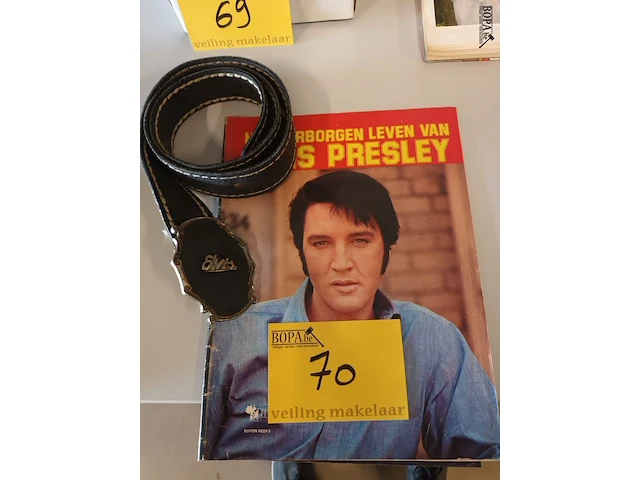 Lot 70 - elvis items. 2 stuks - afbeelding 1 van  5