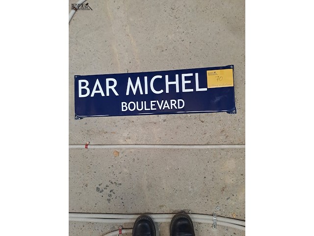 Lot 70 - emaille bord mancave met naam michel - afbeelding 1 van  1