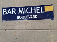 Lot 70 - emaille bord mancave met naam michel - afbeelding 1 van  1