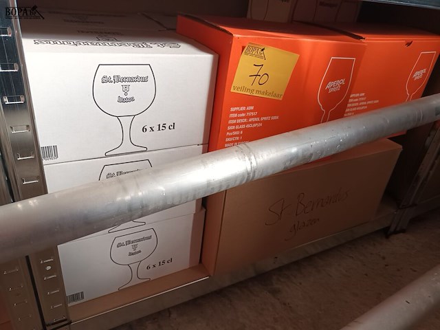 Lot 70 - glazen st. bernardus en aperol - afbeelding 1 van  4