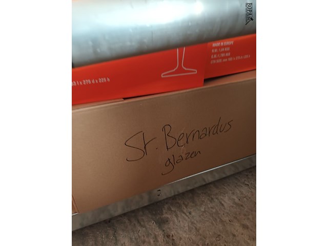 Lot 70 - glazen st. bernardus en aperol - afbeelding 3 van  4