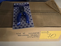 Lot 70 - hand pons knijpers nieuw doos van 24 stuks - afbeelding 1 van  3
