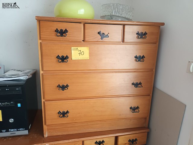 Lot 70 - houten ladekast - afbeelding 1 van  4