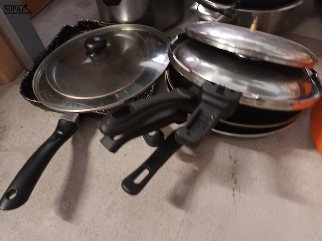 Lot 70 - kookpotten en pannen. 18 stuks - afbeelding 2 van  4