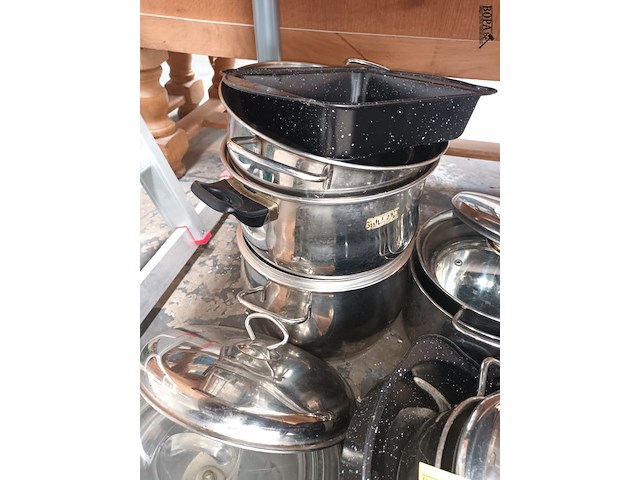 Lot 70 - kookpotten en pannen. 25 stuks - afbeelding 2 van  5