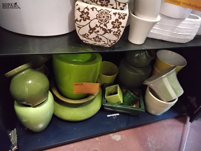 Lot 70 - lot bloempotten: kleur groen - geel - afbeelding 1 van  2