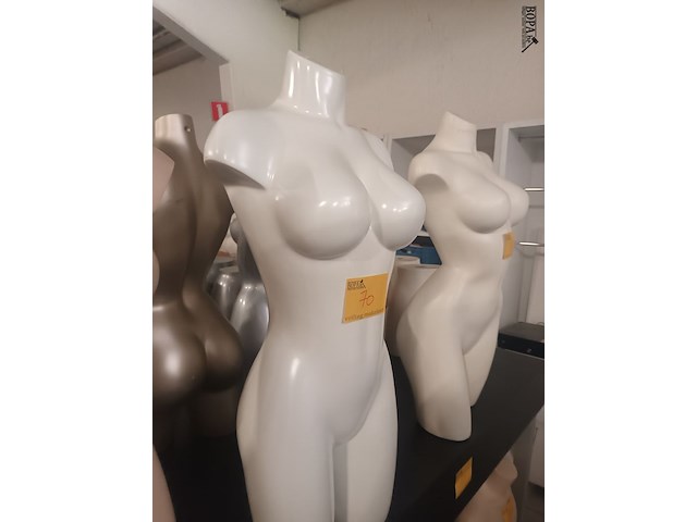 Lot 70 - paspop vrouw torso - afbeelding 2 van  2
