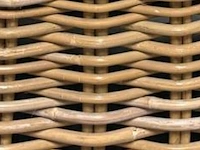 Lot 70 - rotan fauteuils gebogen kuipdesign met kussen - 2 stuks - afbeelding 4 van  5