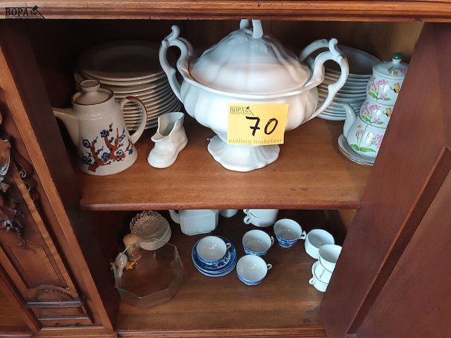 Lot 70 - servies en huisraad - afbeelding 4 van  12