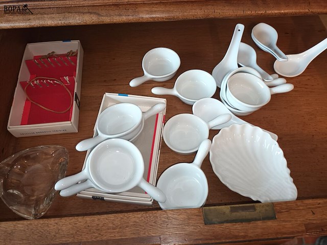 Lot 70 - servies en huisraad - afbeelding 12 van  12