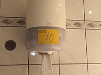 Lot 70 - tork zeepdispenser en papierhouder - afbeelding 3 van  3
