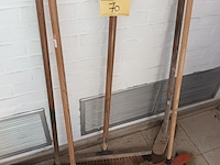 Lot 70 - veegborstels. 5 stuks - afbeelding 1 van  3