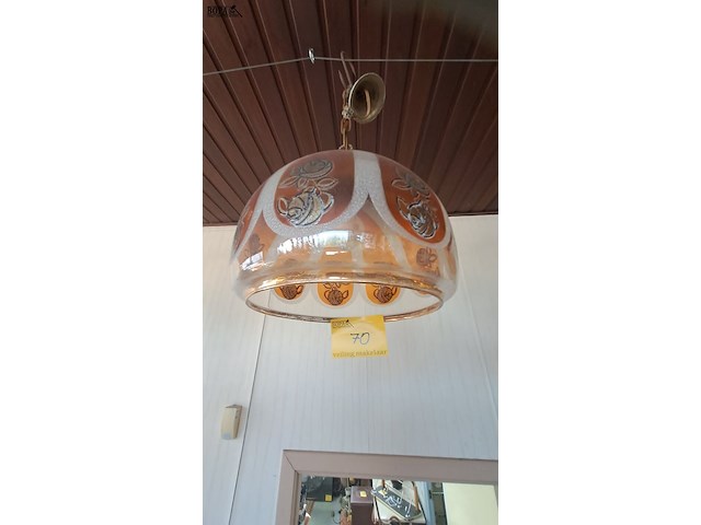 Lot 70 - vintage hanglamp '50 met goudoranje glazen kap met geëtste b - afbeelding 1 van  4