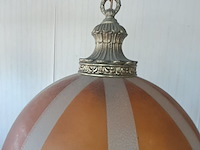 Lot 70 - vintage hanglamp '50 met goudoranje glazen kap met geëtste b - afbeelding 3 van  4