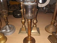 Lot 70 - windlichten op voet. 3 stuks