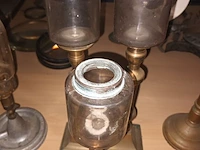 Lot 70 - windlichten op voet. 3 stuks - afbeelding 3 van  3