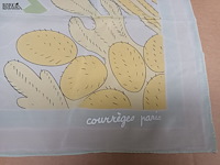 Lot 70 - zijden sjaal courrèges paris - afbeelding 3 van  4