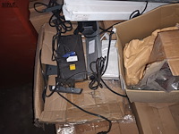 Lot 700 - divers materiaal voor meubels - afbeelding 4 van  5