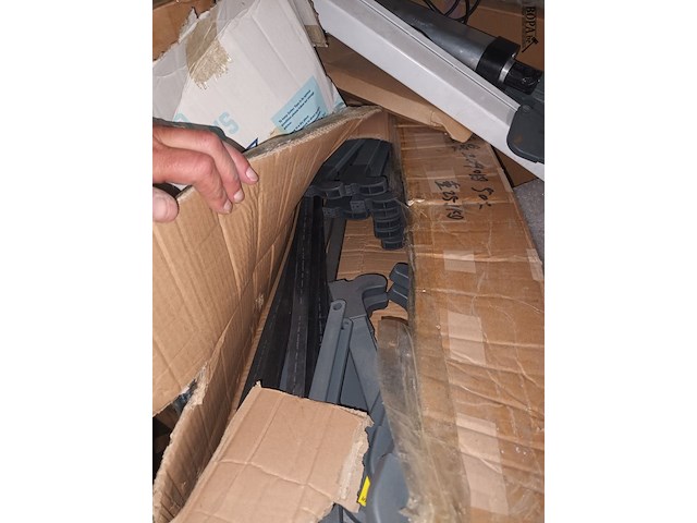 Lot 700 - divers materiaal voor meubels - afbeelding 5 van  5