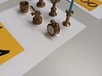 Lot 701 - miniatuurtjes uit koper. 6 stuks - afbeelding 2 van  3