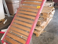Lot 702 - lattenbodem. 2 stuks - afbeelding 1 van  2