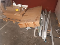 Lot 705 - motorbediening en onderdelen - afbeelding 1 van  3
