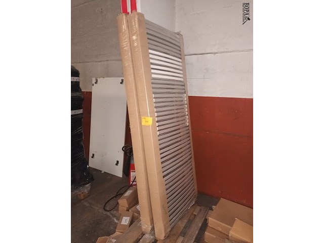 Lot 706 - lattenbodem. 2 stuks - afbeelding 1 van  2