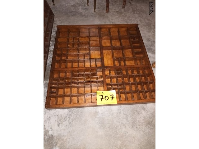Lot 707 - letterbak - afbeelding 1 van  2