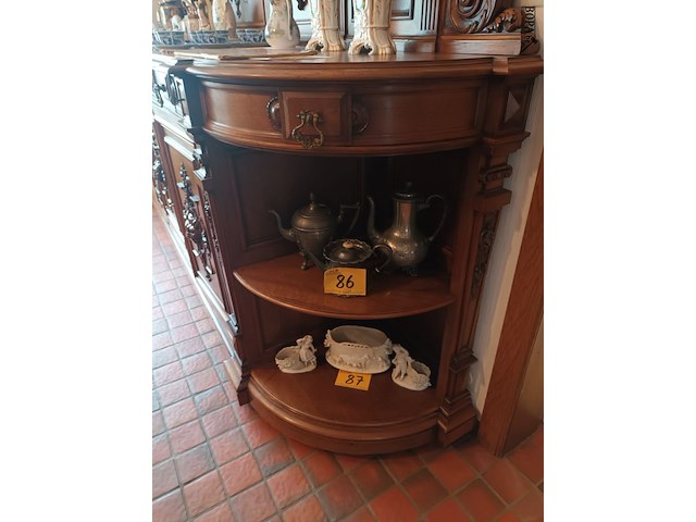 Lot 71 - antieke dressoir kast - afbeelding 4 van  13