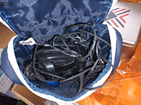 Lot 71 - badkamerbenodigdheden. 1 doos - afbeelding 2 van  5