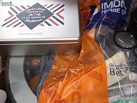 Lot 71 - badkamerbenodigdheden. 1 doos - afbeelding 3 van  5