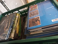Lot 71 - boeken. 2 bakken - afbeelding 3 van  3