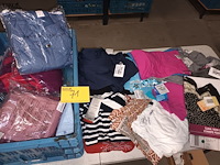 Lot 71 - dameskledij - afbeelding 1 van  6