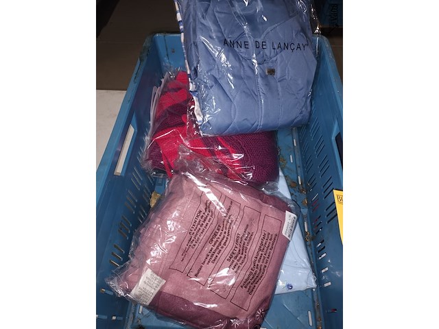 Lot 71 - dameskledij - afbeelding 2 van  6