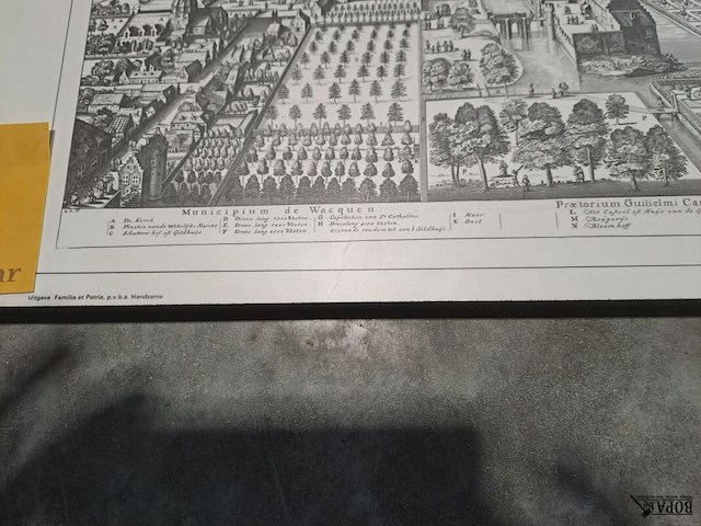 Lot 71 - historische gravure 'wacqven' op houten plank 50*32 - afbeelding 2 van  3