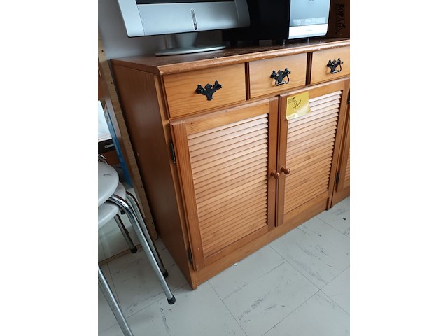 Lot 71 - houten kast - afbeelding 2 van  3