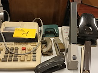 Lot 71 - kantoormateriaal. 8 stuks - afbeelding 1 van  3