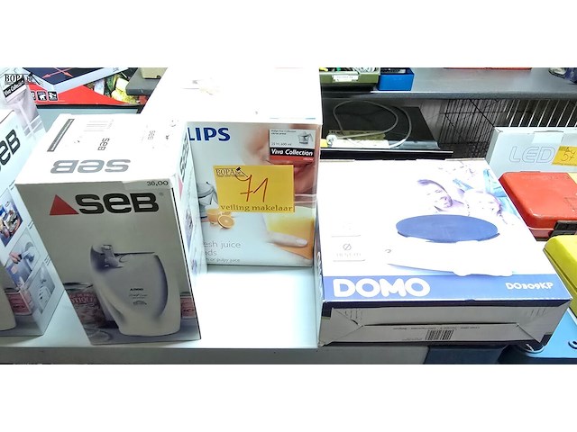 Lot 71 - kookplaat + fruitpers + blikopener nieuw - afbeelding 1 van  4