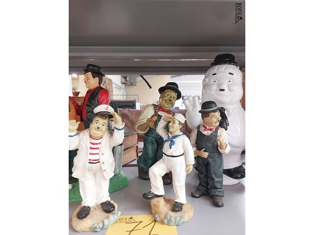 Lot 71 - laurel en hardy beeldjes, ong. 10 stuks - afbeelding 3 van  4
