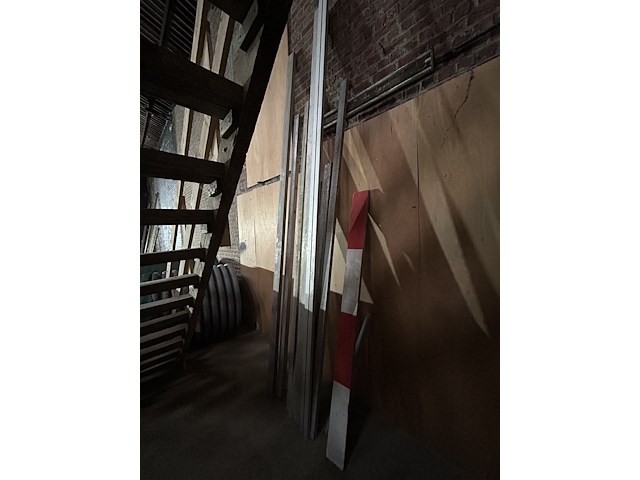 Lot 71 - lot alu profielen - afbeelding 1 van  2