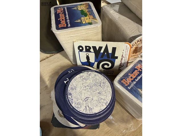 Lot 71 - lot bierkaartjes - afbeelding 2 van  3