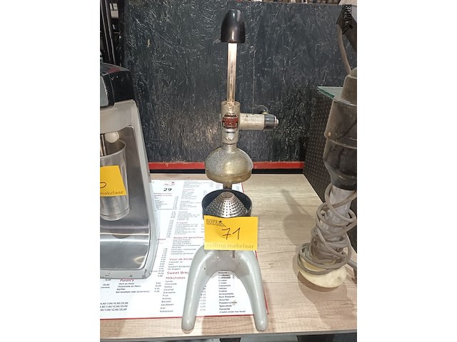 Lot 71 - manuele citruspers - afbeelding 1 van  3