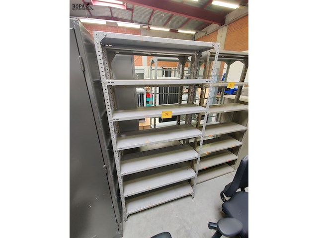 Lot 71 - metalen dominorek - afbeelding 1 van  2