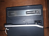 Lot 71 - retro draagbare platenspeler philips - afbeelding 3 van  4