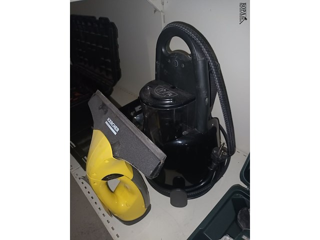 Lot 71 - strijkijzer en ramenpoetser - afbeelding 2 van  5