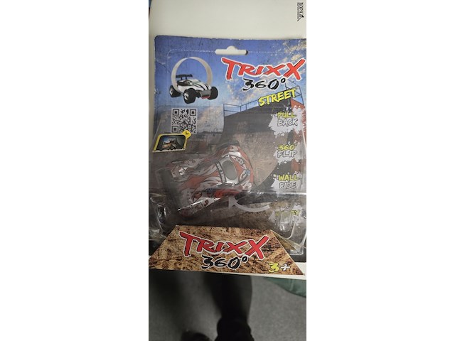 Lot 71 - trix 360° street auto's, 2 verpakkingen - afbeelding 2 van  4